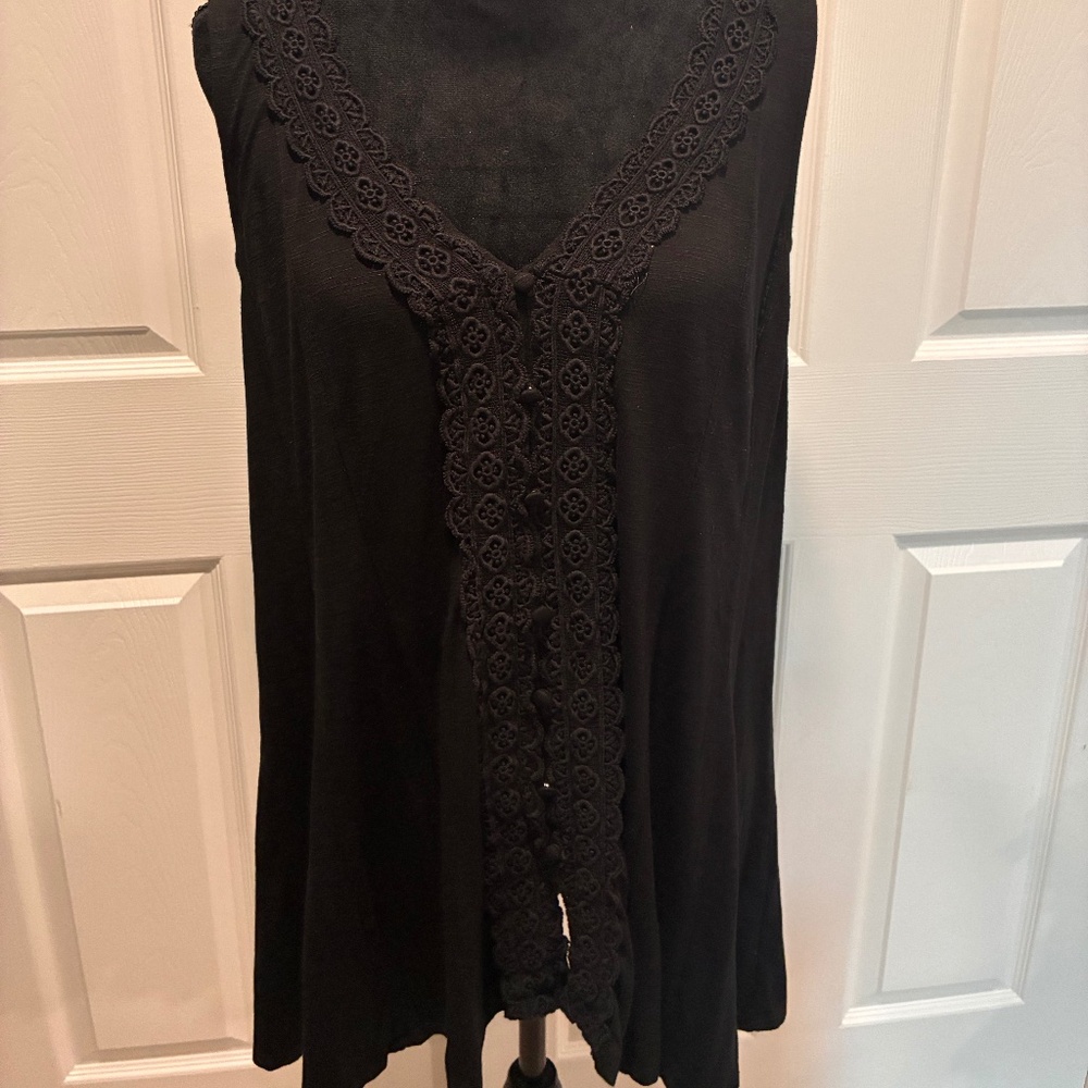 Crochet lace sleevless top